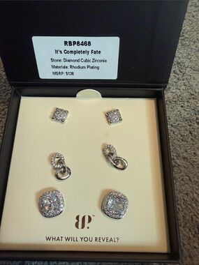 Ring Bomb Party “It’s Completely Fate” Earring Set